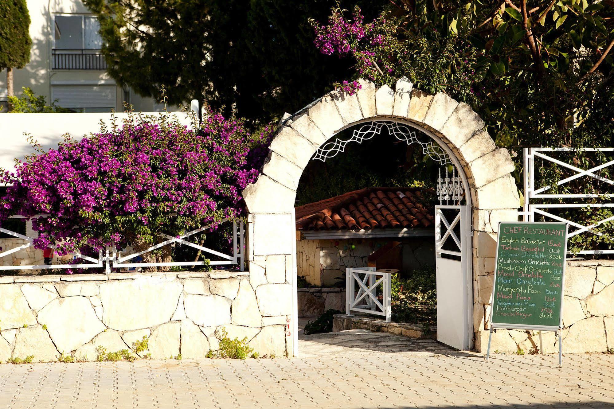 Villa Adora Beach Сиде Екстериор снимка