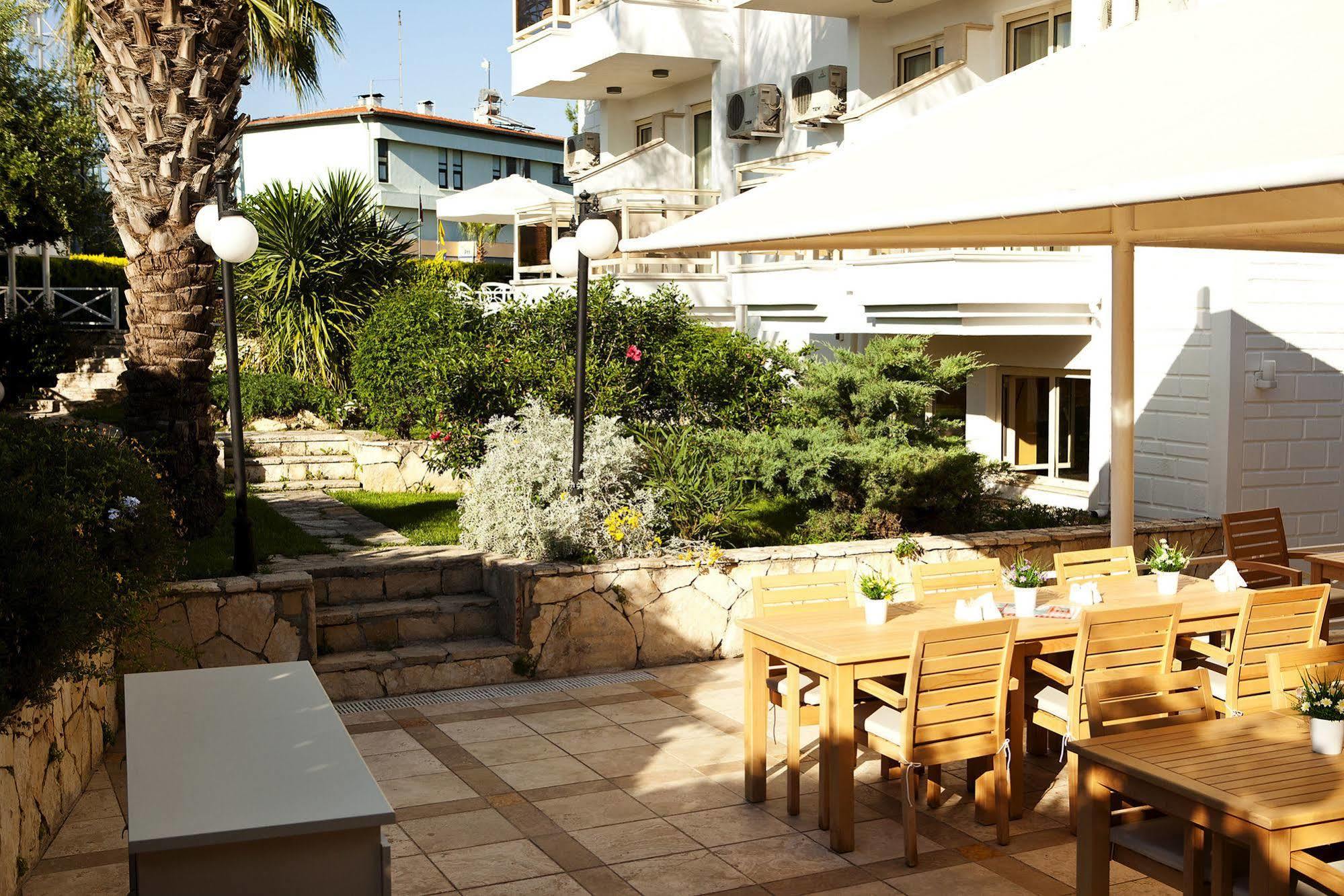 Villa Adora Beach Сиде Екстериор снимка