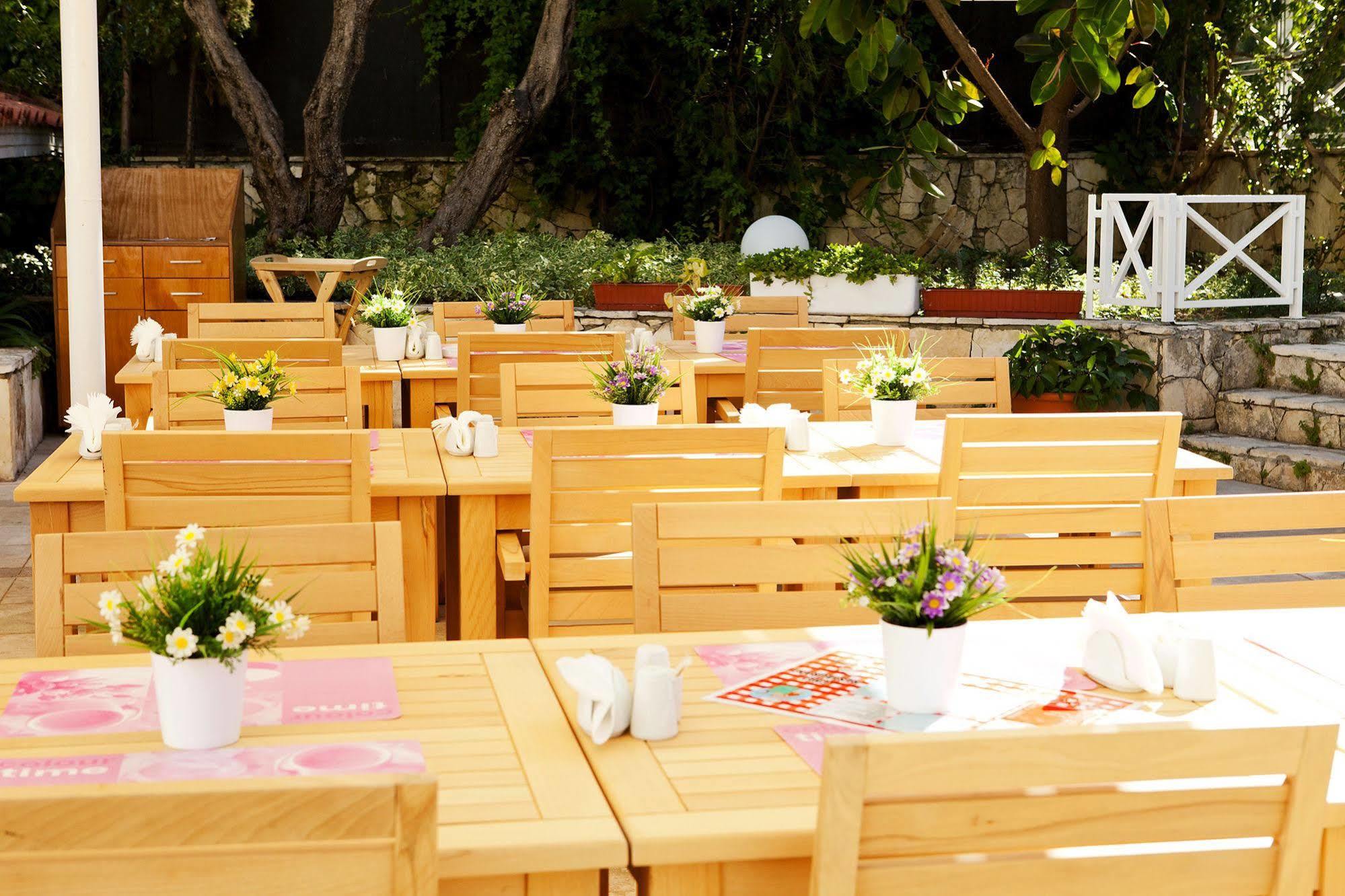 Villa Adora Beach Сиде Екстериор снимка